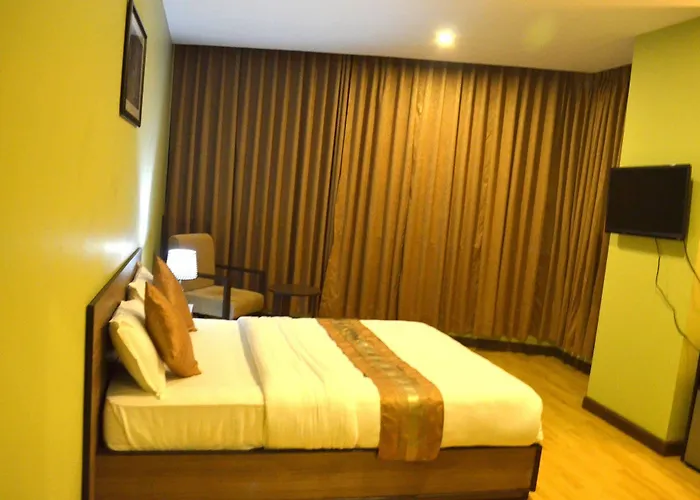 Regal Airport 3*